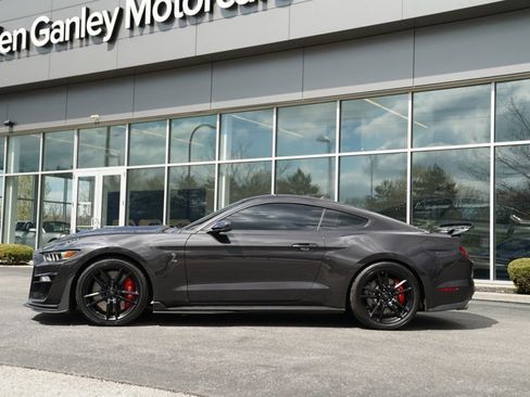 Used 2022 Ford Mustang Shelby GT500 w/ Technology Package RWD image 8