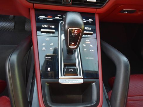 Used 2019 Porsche Cayenne AWD/4WD image 22