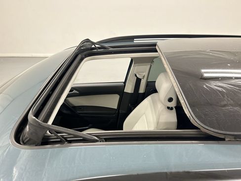Used 2021 Volkswagen Tiguan SE w/ Panoramic Sunroof Package AWD/4WD image 19