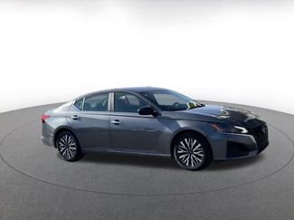 Used 2025 Nissan Altima 2.5 SV video 2