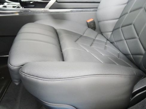 Used 2026 BMW 760i xDrive w/ Executive Package image 10