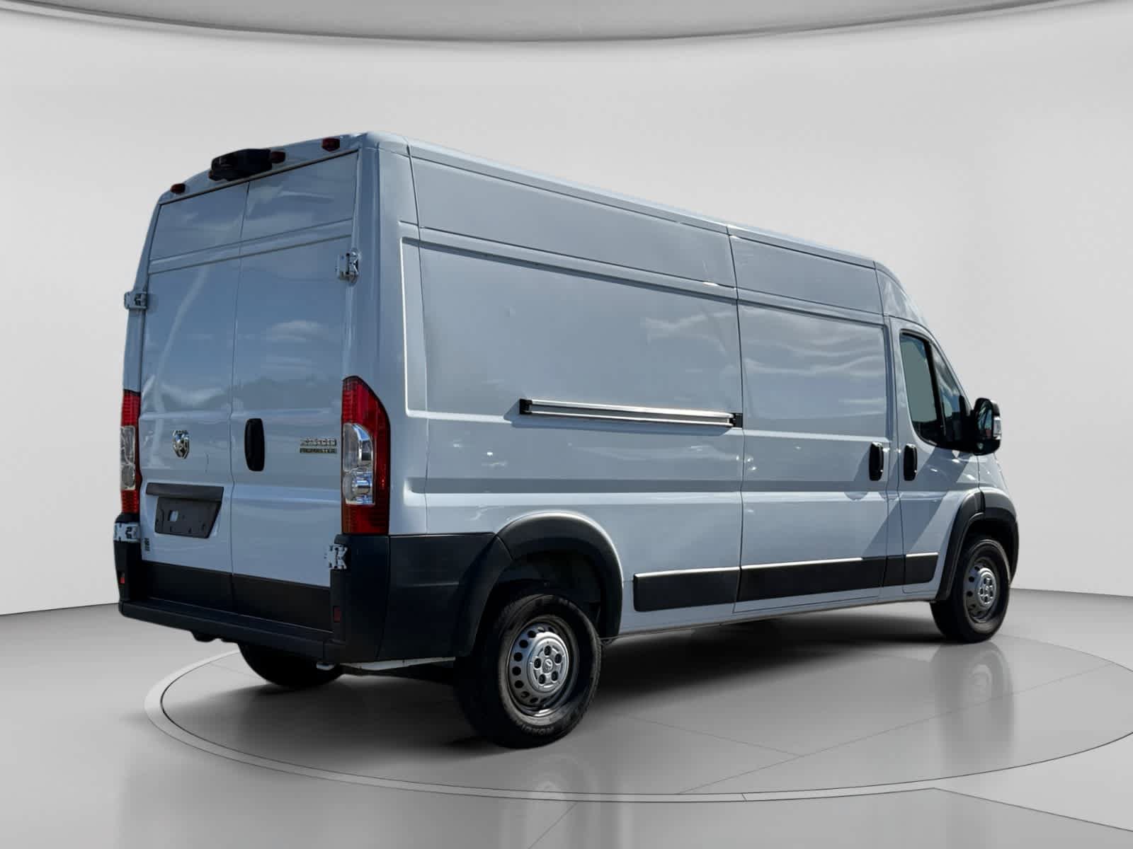 Used 2026 RAM ProMaster 2500 w/ Convenience Group FWD image 4