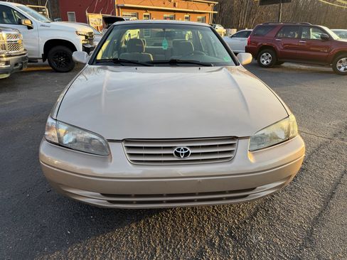 Used 1997 Toyota Camry LE image 2
