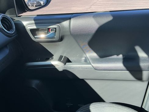 Certified 2023 Toyota Tacoma TRD Off-Road image 16