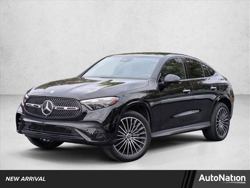 Used 2025 Mercedes-Benz GLC 300 4MATIC image 1