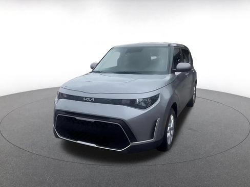 Used 2025 Kia Soul LX w/ LX Technology Package FWD image 6
