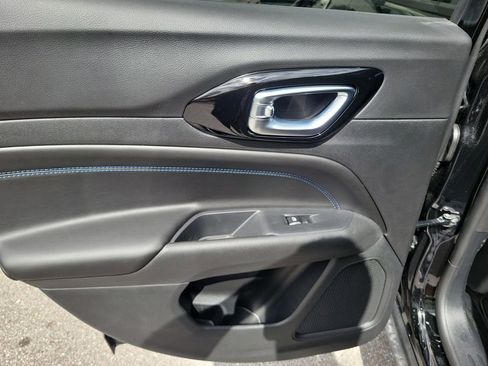 New 2026 Jeep Compass Latitude image 8