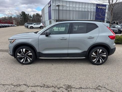 Certified 2025 Volvo XC40 B5 Ultra w/ Climate Package AWD/4WD image 2