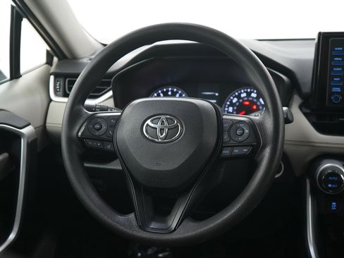 Used 2019 Toyota RAV4 XLE AWD/4WD image 16