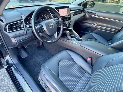 Used 2022 Toyota Camry SE FWD image 21
