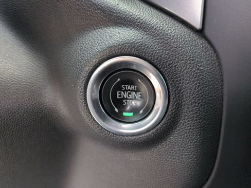 Used 2020 Chevrolet Silverado 1500 RST AWD/4WD image 19