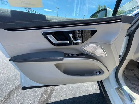 Used 2022 Mercedes-Benz EQS 450+ Sedan image 9