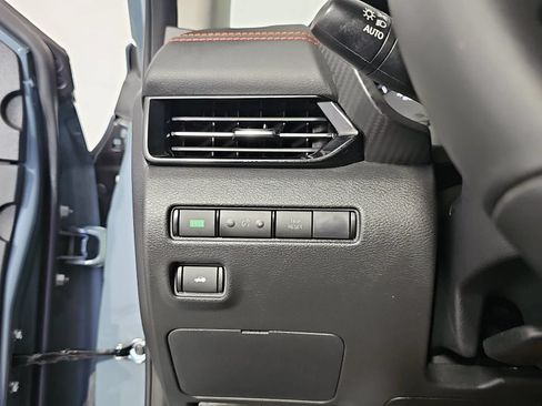 Used 2024 Nissan Sentra SR FWD image 24