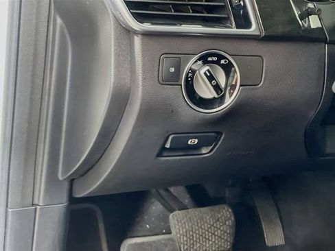 Used 2017 Mercedes-Benz GLS 550 4MATIC image 11