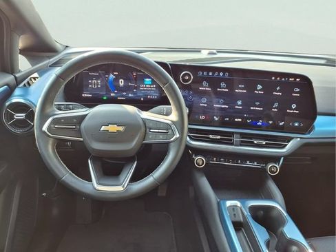 Certified 2024 Chevrolet Equinox EV LT FWD image 4