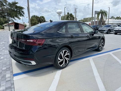 New 2025 Volkswagen Jetta SEL image 3