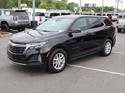 Used 2024 Chevrolet Equinox LT w/ LPO, Floor Liner Package FWD image 5