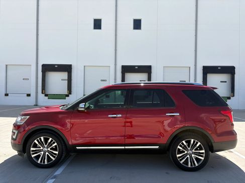 Used 2017 Ford Explorer Platinum AWD/4WD image 6