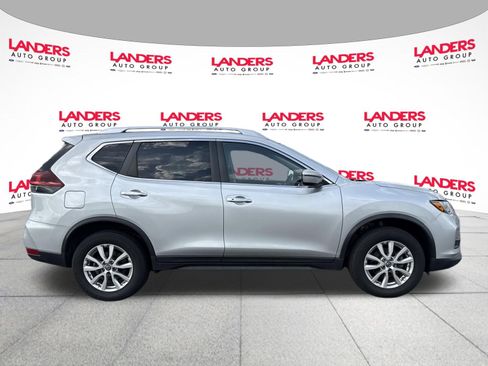 Used 2020 Nissan Rogue SV AWD/4WD image 2