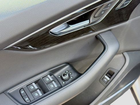 Used 2022 Audi Q7 Premium Plus w/ Premium Plus Package image 24