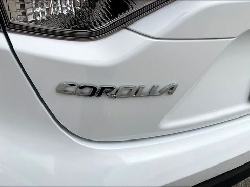 Used 2023 Toyota Corolla LE FWD image 30