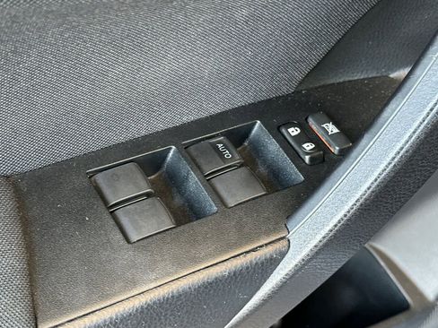 Used 2016 Toyota Corolla LE FWD image 13