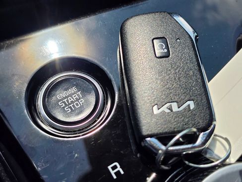 Certified 2023 Kia Sportage EX AWD/4WD image 28