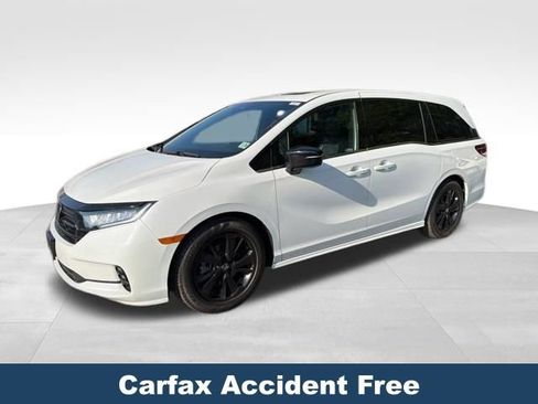 Used 2023 Honda Odyssey Sport image 3