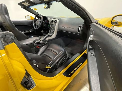 Used 2005 Chevrolet Corvette Convertible w/ Preferred Equipment Group RWD image 42