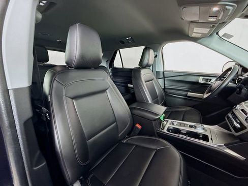 Used 2022 Ford Explorer XLT w/ Equipment Group 202A image 29