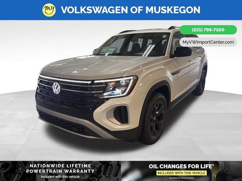 New 2026 Volkswagen Atlas Peak Edition AWD/4WD image 3