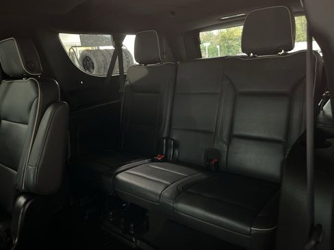 Used 2023 Chevrolet Suburban Premier image 26