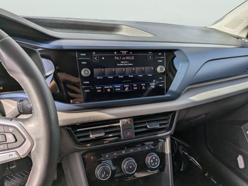 Certified 2023 Volkswagen Taos SE FWD image 20