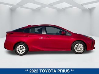 Used 2022 Toyota Prius LE video 3
