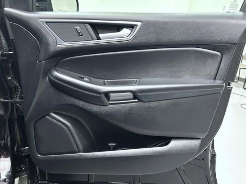 Used 2024 Ford Edge SEL image 8