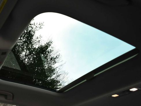 Used 2024 Volkswagen Jetta SE image 10