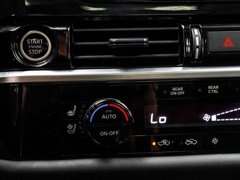 Used 2024 Nissan Pathfinder Platinum w/ Cargo Package AWD/4WD image 32