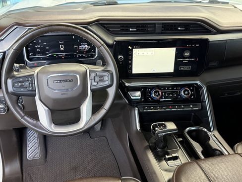 Used 2024 GMC Sierra 1500 Denali w/ Technology Package AWD/4WD image 24