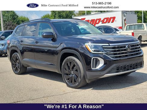 Used 2024 Volkswagen Atlas SE w/ Panoramic Sunroof Package AWD/4WD image 7
