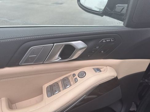Used 2021 BMW X7 xDrive40i image 8