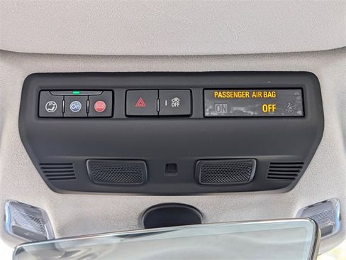 Used 2023 Chevrolet Corvette Stingray Premium Conv w/ Z51 Performance Package image 26