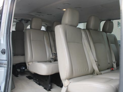 Used 2020 Nissan NV 3500 SL RWD image 19