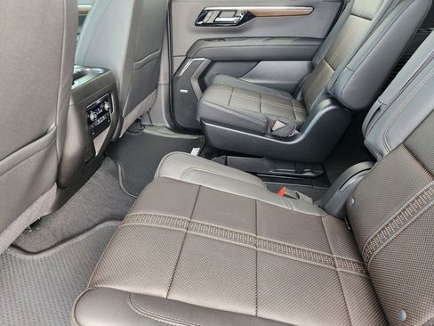 New 2026 Chevrolet Suburban High Country AWD/4WD image 20