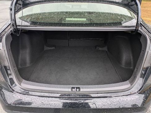 Used 2023 Toyota Corolla LE image 29