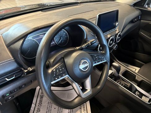 Used 2025 Nissan Sentra SV FWD image 17