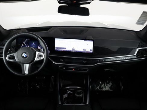Used 2025 BMW X5 xDrive40i w/ M Sport Package image 8