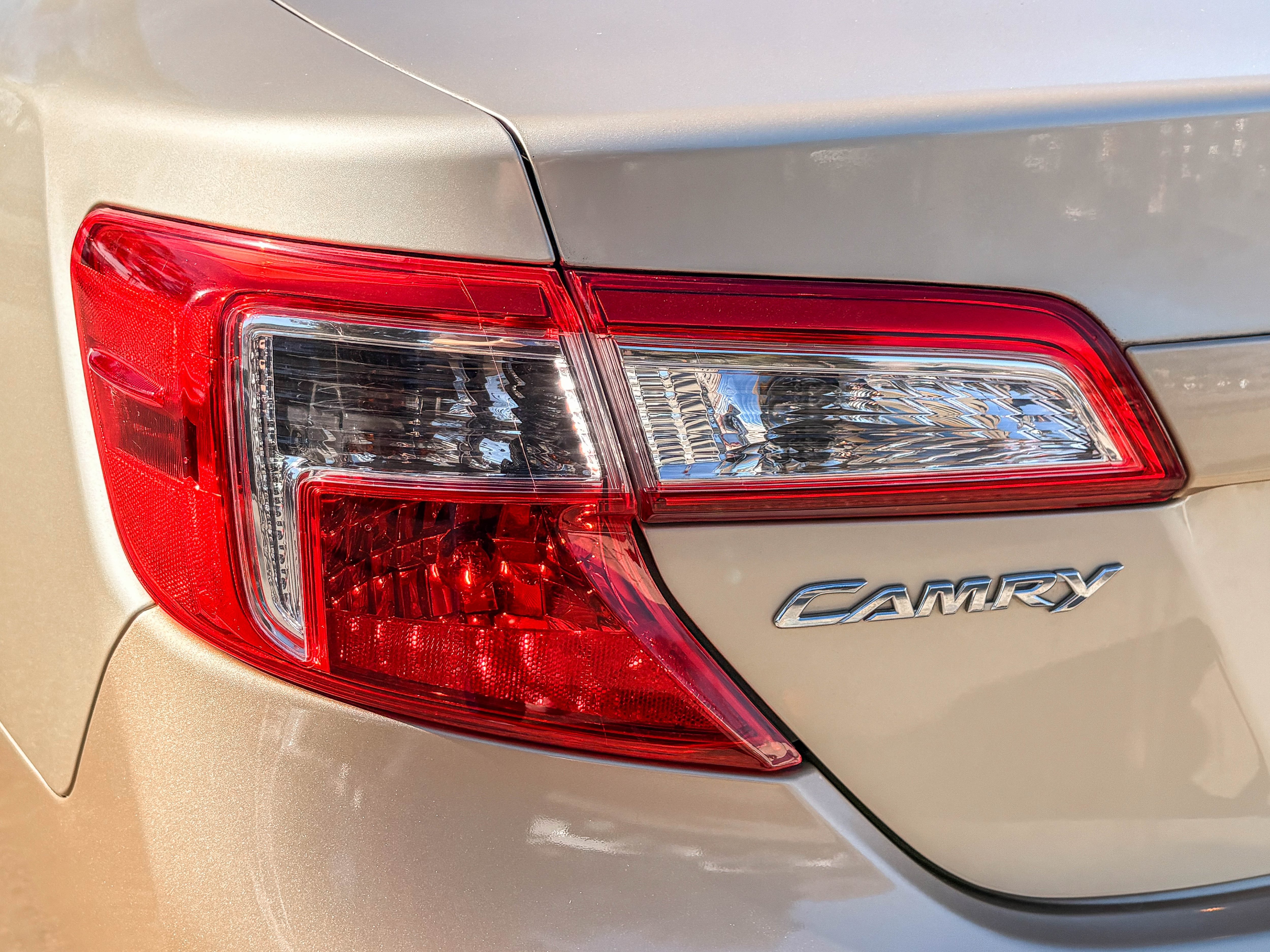 Used 2012 Toyota Camry LE FWD image 9
