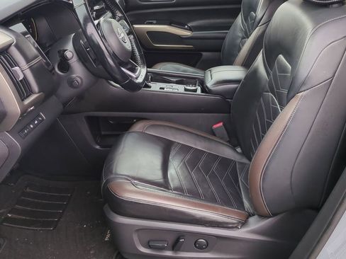 Used 2022 Nissan Pathfinder Platinum w/ Cargo Package image 15