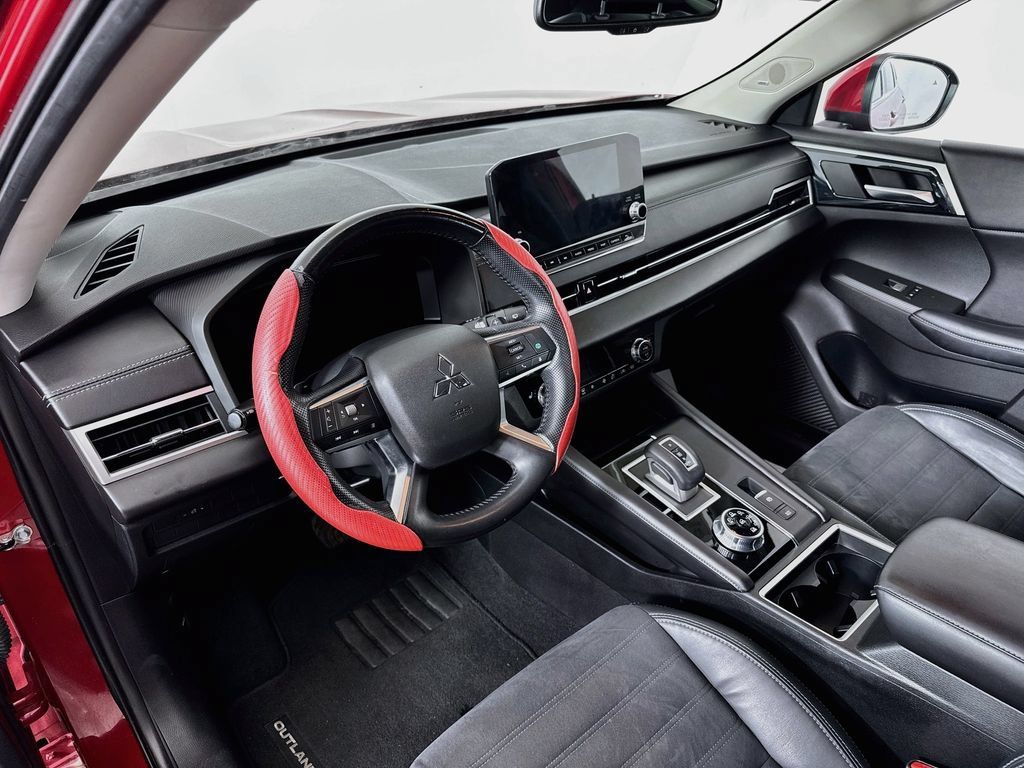 Used 2022 Mitsubishi Outlander SE AWD/4WD image 9