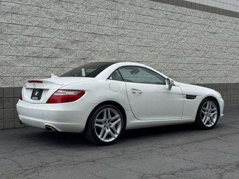 Used 2015 Mercedes-Benz SLK 250 image 15